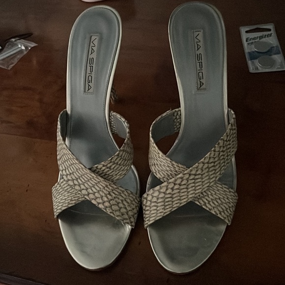 Via Spiga bare back sandal. 9.5  Snakeskin print. - Picture 2 of 6